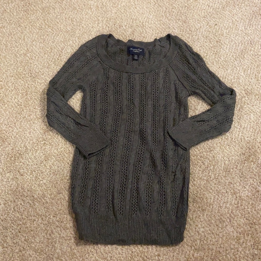 American Eagle Sweater Quarter-Length Sleeves